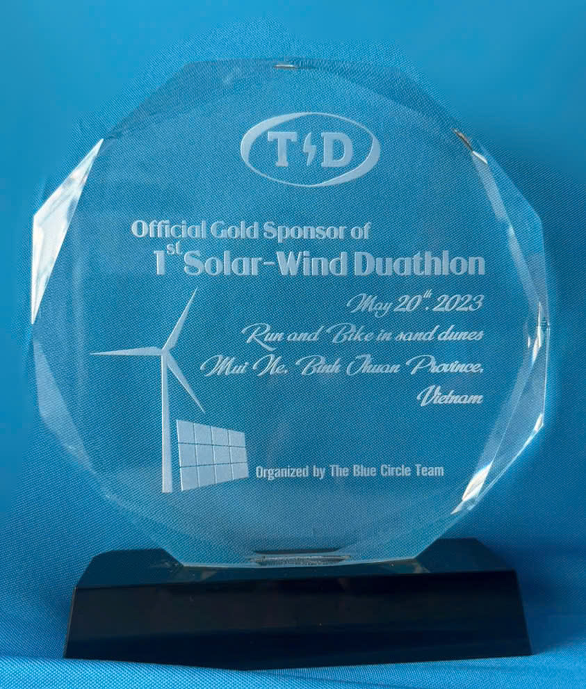 COMMEMORATIVE MEDAL FOR SPONSOR OF 1ST SOLAR - WIND DUATHLON